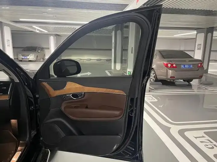 Volvo XC90 2020 model change T6 Zhiyi Deluxe Edition 7 seats 23
