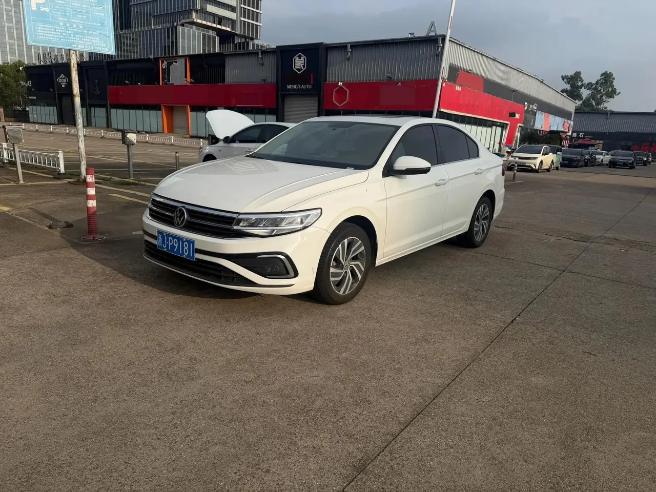 Открыть галерею: Volkswagen 2025 Bora 1.2TSI 200TSI Yuexing Navigation Edition Automatic Gear