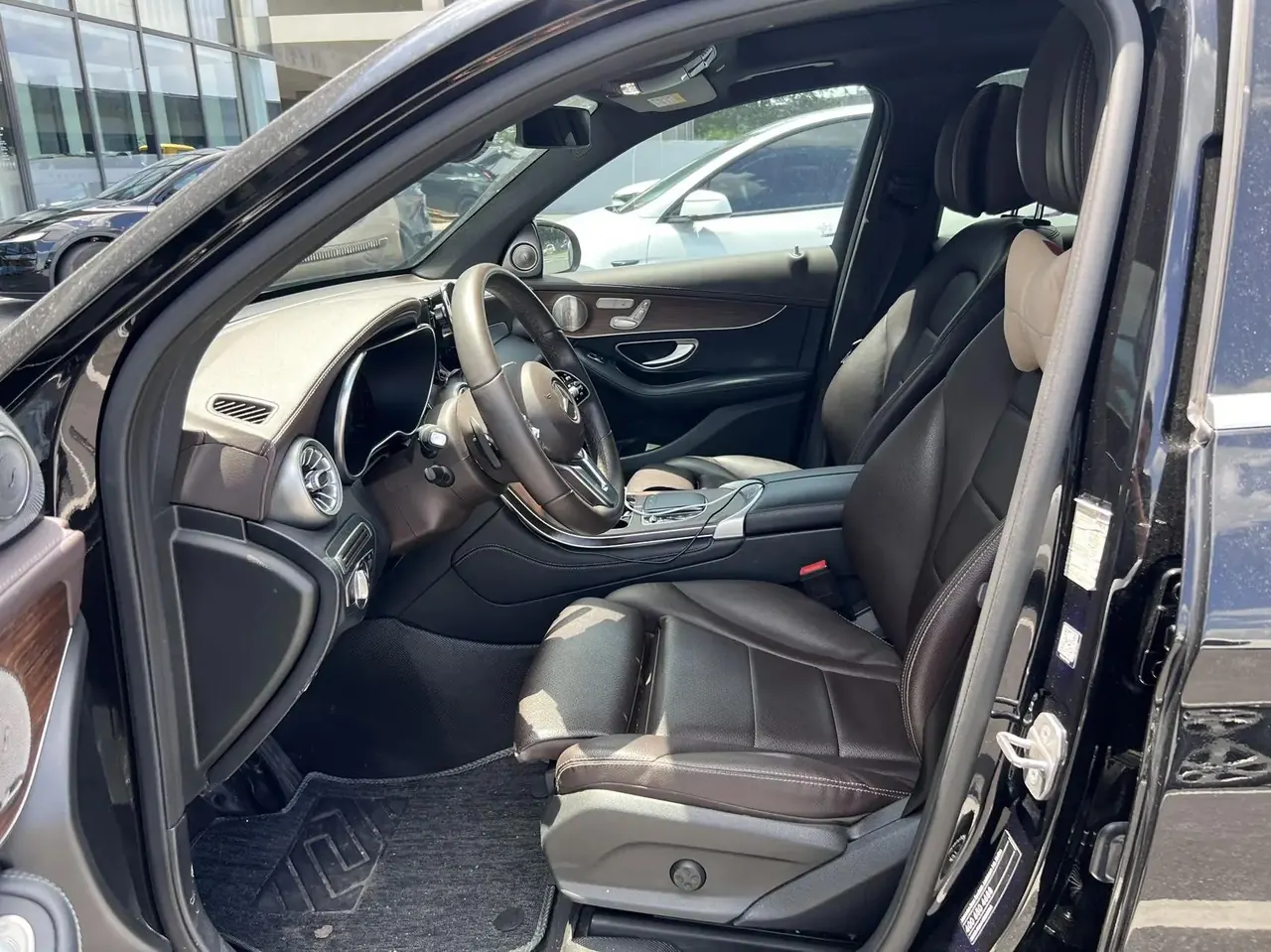 Mercedes Benz GLC 2022 GLC 300 L 4MATIC Dynamic 8
