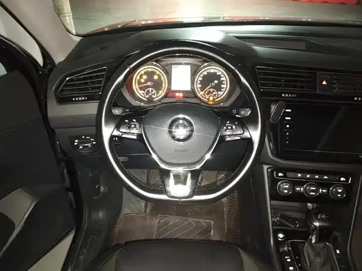 Tiguan L 2020 330TSI Automatic Two-Drive Panoramic Comfort Edition VI 11
