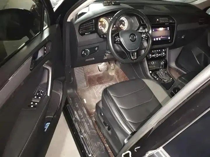 Tiguan L 2020 330TSI Automatic Two-Drive Panoramic Comfort Edition VI 16