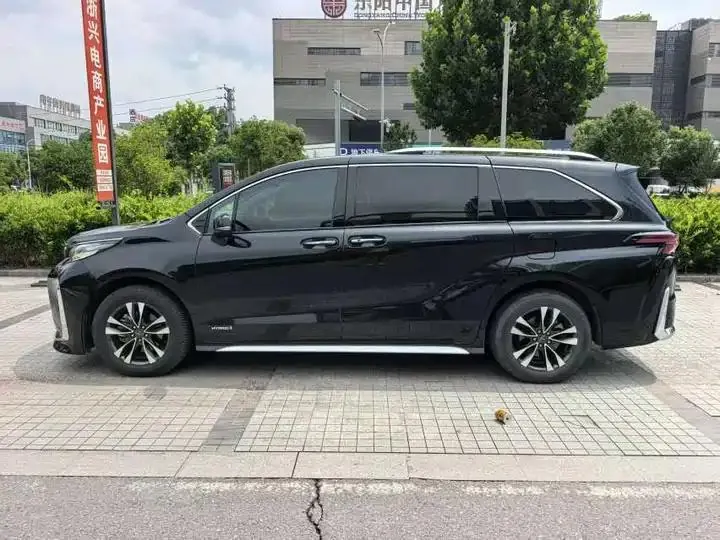 Grevia 2023 2.5L Hybrid Deluxe Edition 11