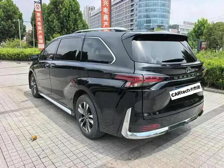 Grevia 2023 2.5L Hybrid Deluxe Edition 5