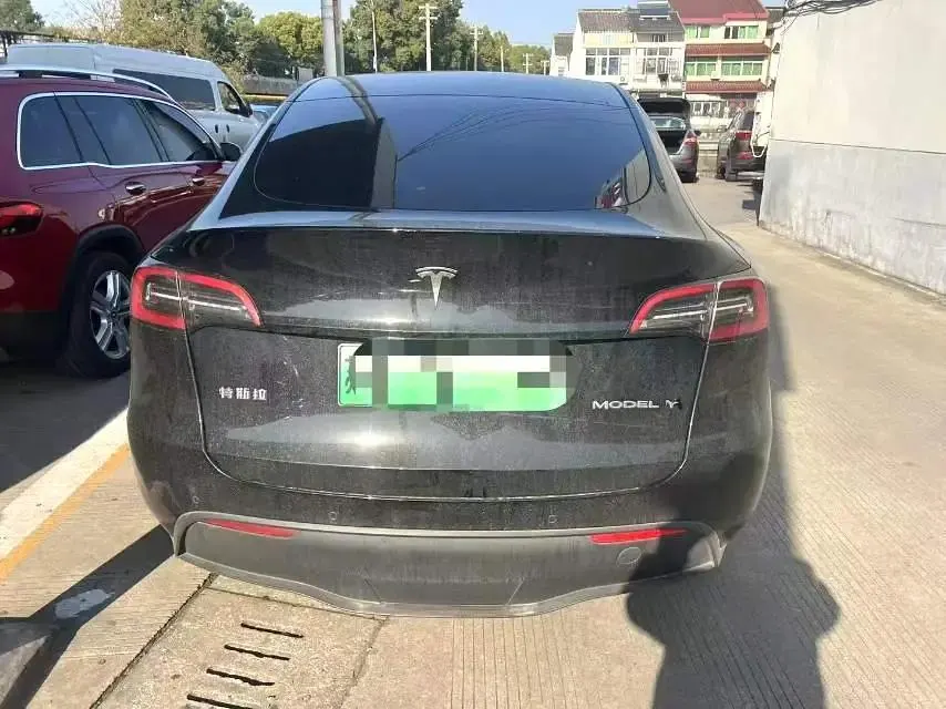 2022 Model Y Refreshed Rear-Wheel-Drive Version 4