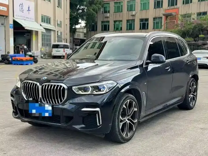BMW X5 2022 model change xDrive 40Li M sports package - View 1