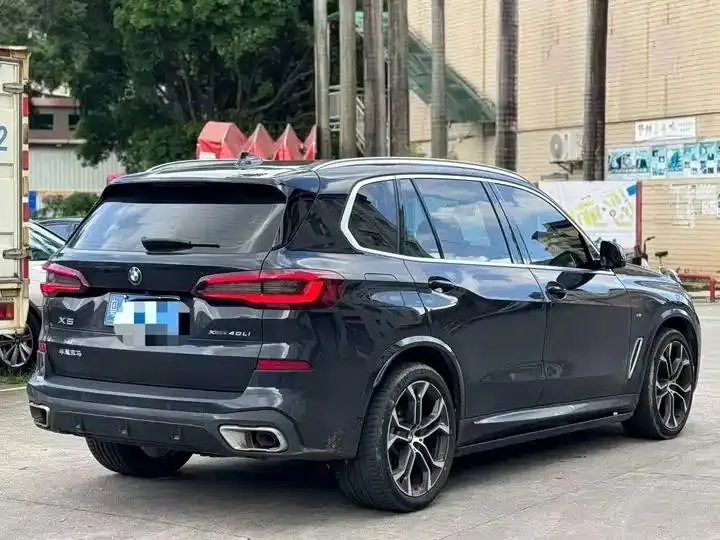 BMW X5 2022 model change xDrive 40Li M sports package 3
