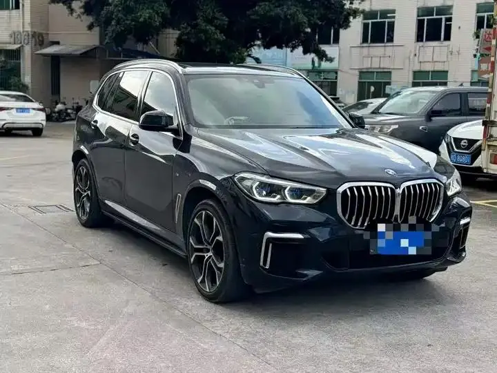 BMW X5 2022 model change xDrive 40Li M sports package 4