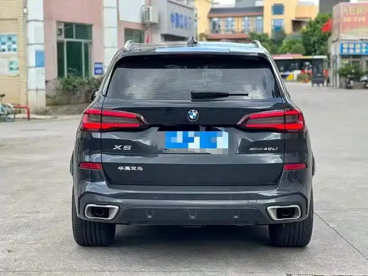 BMW X5 2022 model change xDrive 40Li M sports package 5