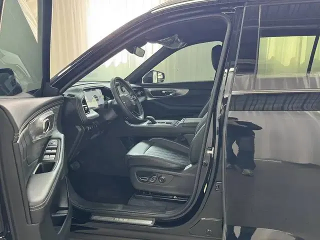 Chuanqi 2025 GS8 2.0TGDI Pilot Series Two-Drive Deluxe Edition 5-seat Automatic Gear 2