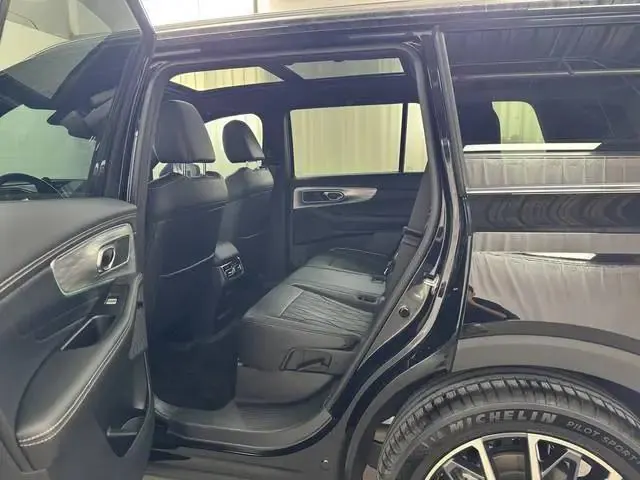 Chuanqi 2025 GS8 2.0TGDI Pilot Series Two-Drive Deluxe Edition 5-seat Automatic Gear 3