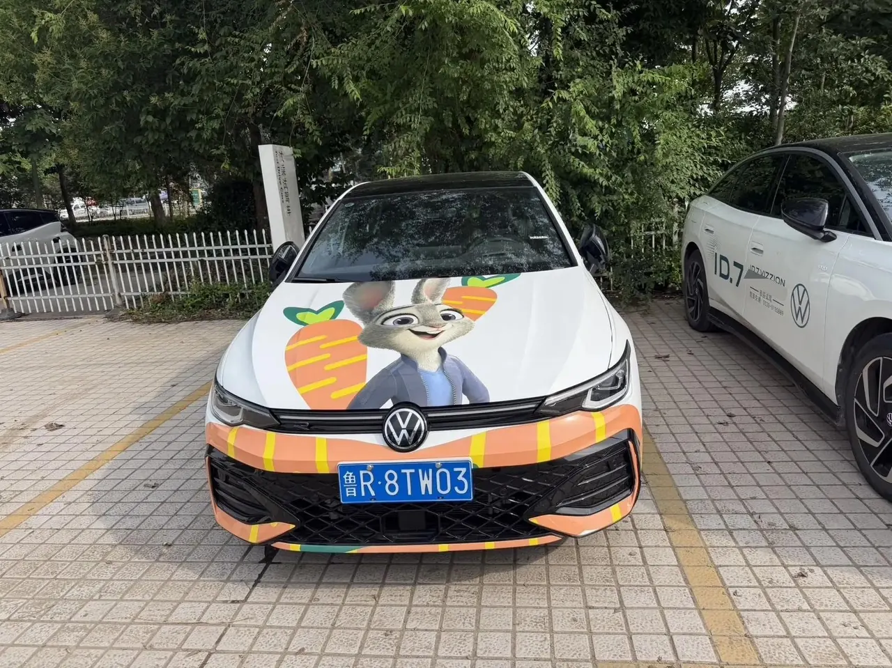 Volkswagen 2025 Golf 8 R-Line 1.5TSI 300TSI Automatic 2