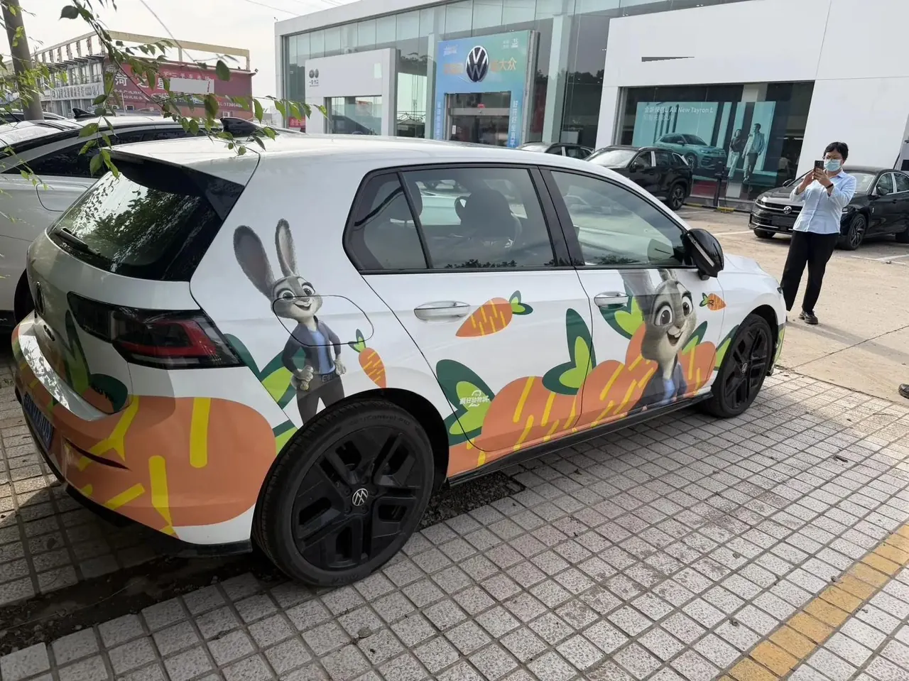 Volkswagen 2025 Golf 8 R-Line 1.5TSI 300TSI Automatic 3