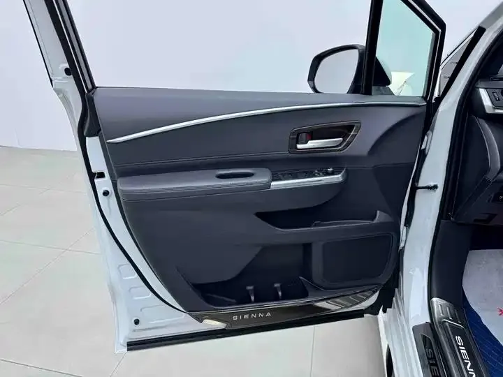 Sana SIENNA 2023 2.5L Hybrid Premium Edition 9