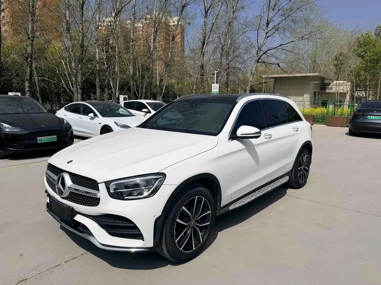 Mercedes Benz GLC 2021 GLC 260 L 4MATIC Luxury Model - View 1