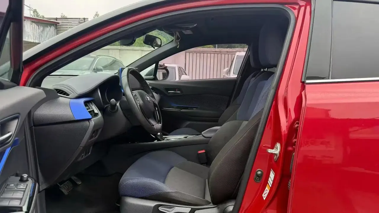 Toyota C- HR 2020 2.0L Leading Edition 3