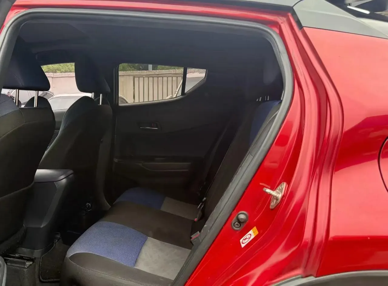 Toyota C- HR 2020 2.0L Leading Edition 4