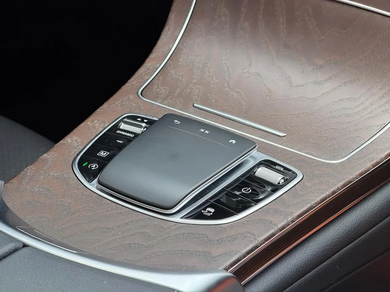 Mercedes Benz GLC 2022 to GLC 300 L 4MATIC Dynamic Tibetan Edition 9