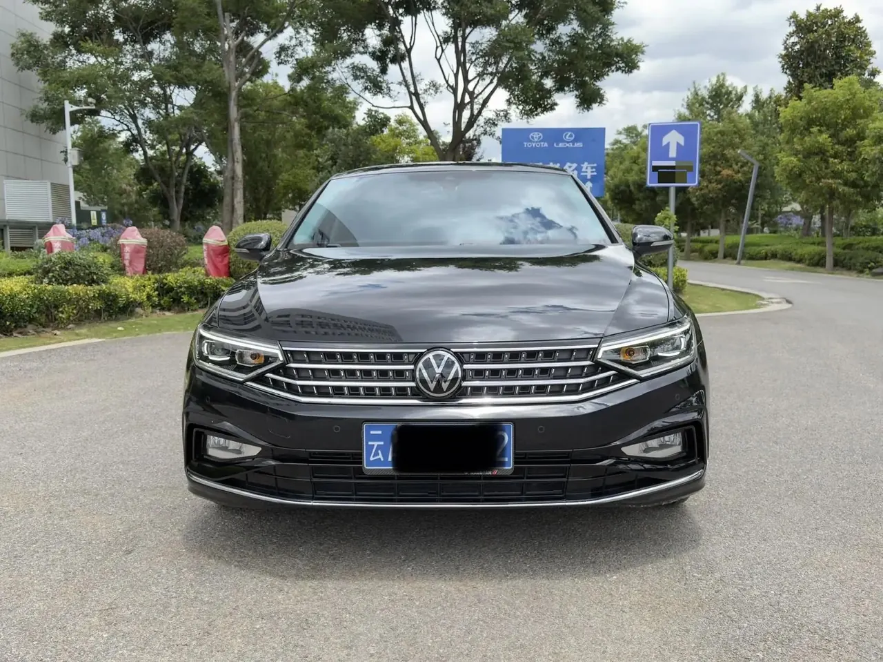 Volkswagen 2024 Magotan 2.0TSI 330TSI 2 Million Units Shared Luxury Automatic 2