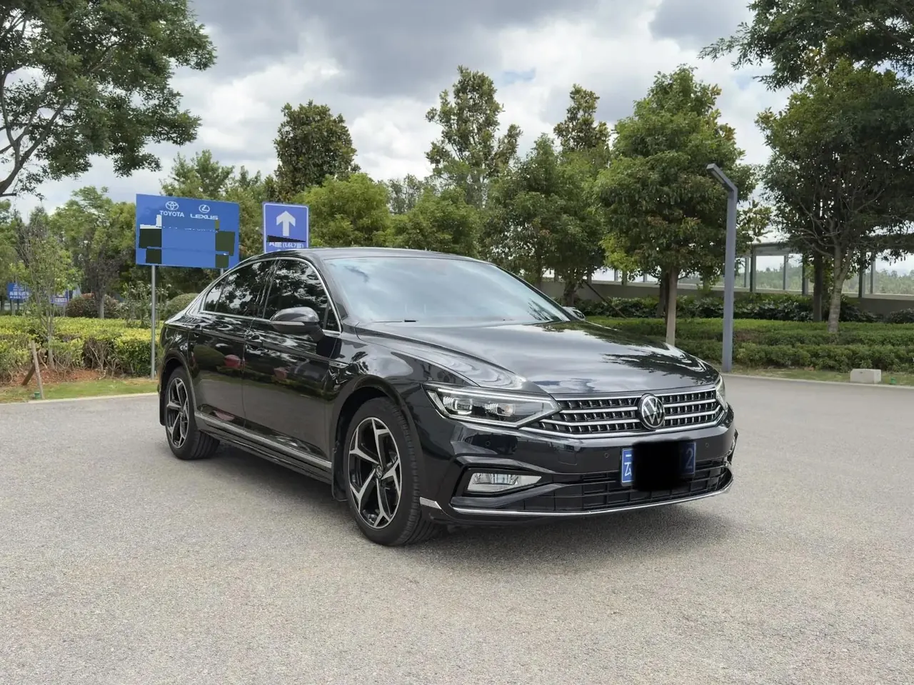 Volkswagen 2024 Magotan 2.0TSI 330TSI 2 Million Units Shared Luxury Automatic 3