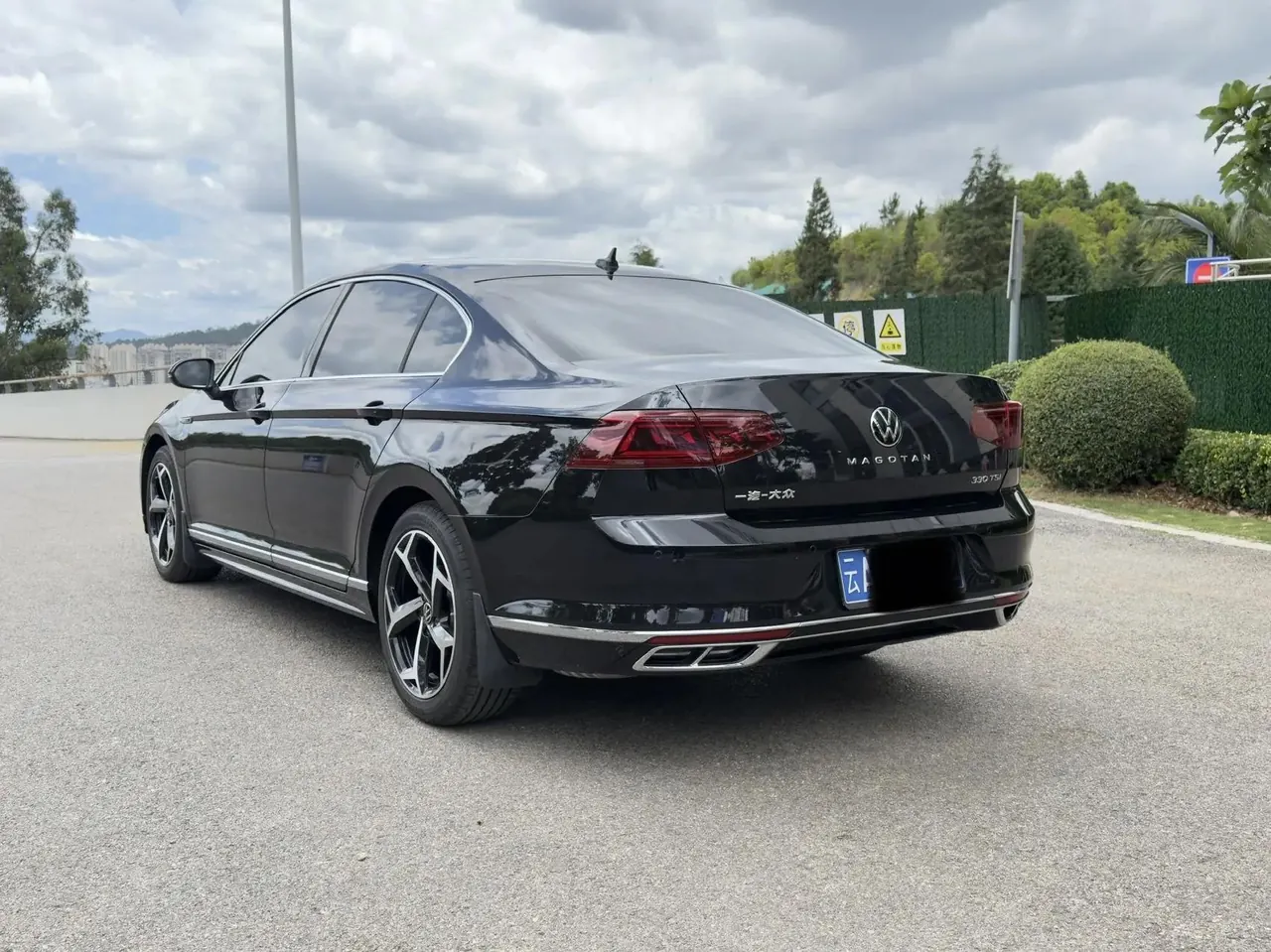 Volkswagen 2024 Magotan 2.0TSI 330TSI 2 Million Units Shared Luxury Automatic 5