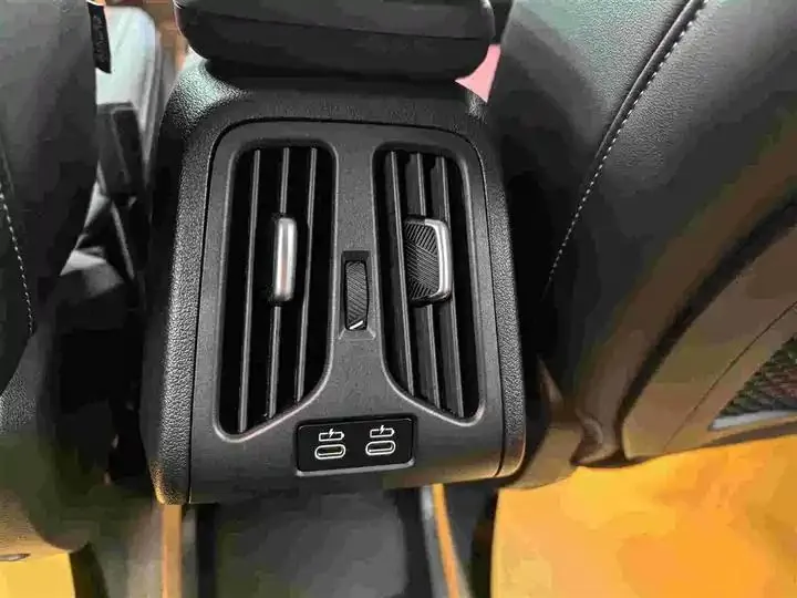 BMW X1 2023 xDrive25Li X Design Set 16