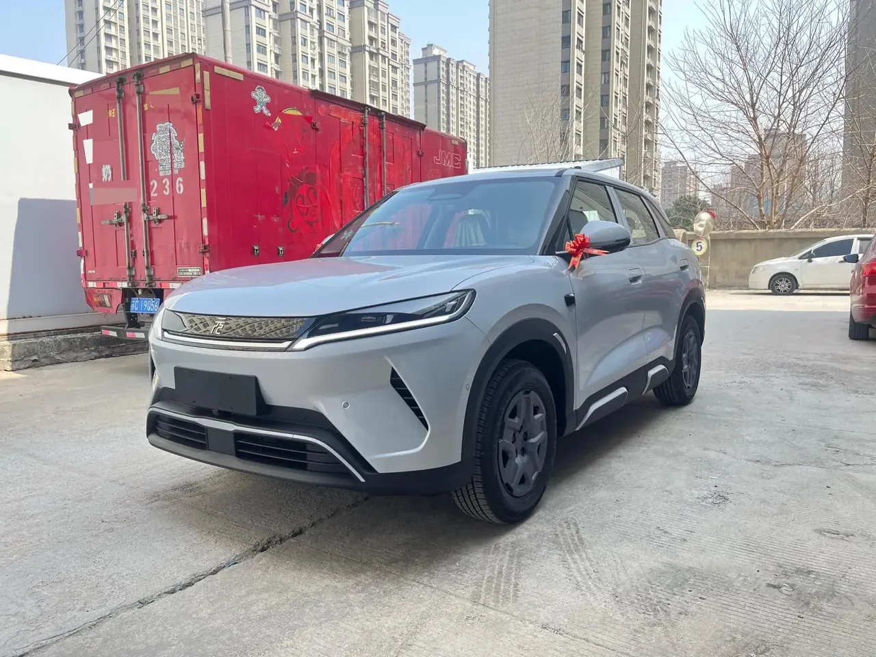 Open image lightbox: BYD 2025 Yuan UP Intelligent Driving Version, 401km Vitality Edition, Automatic Transmission
