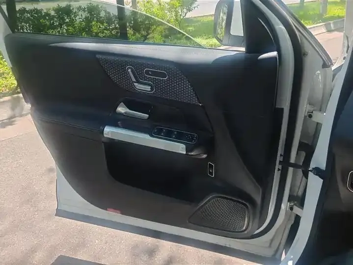 Mercedes Benz GLB 2024 GLB 220 Fashion 5