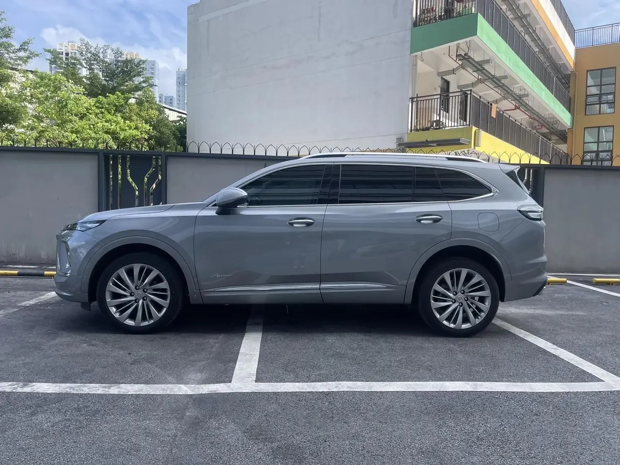 Buick 2025 Angkewei Plus 2.0T 4-wheel drive Avenir Avia automatic gear 3