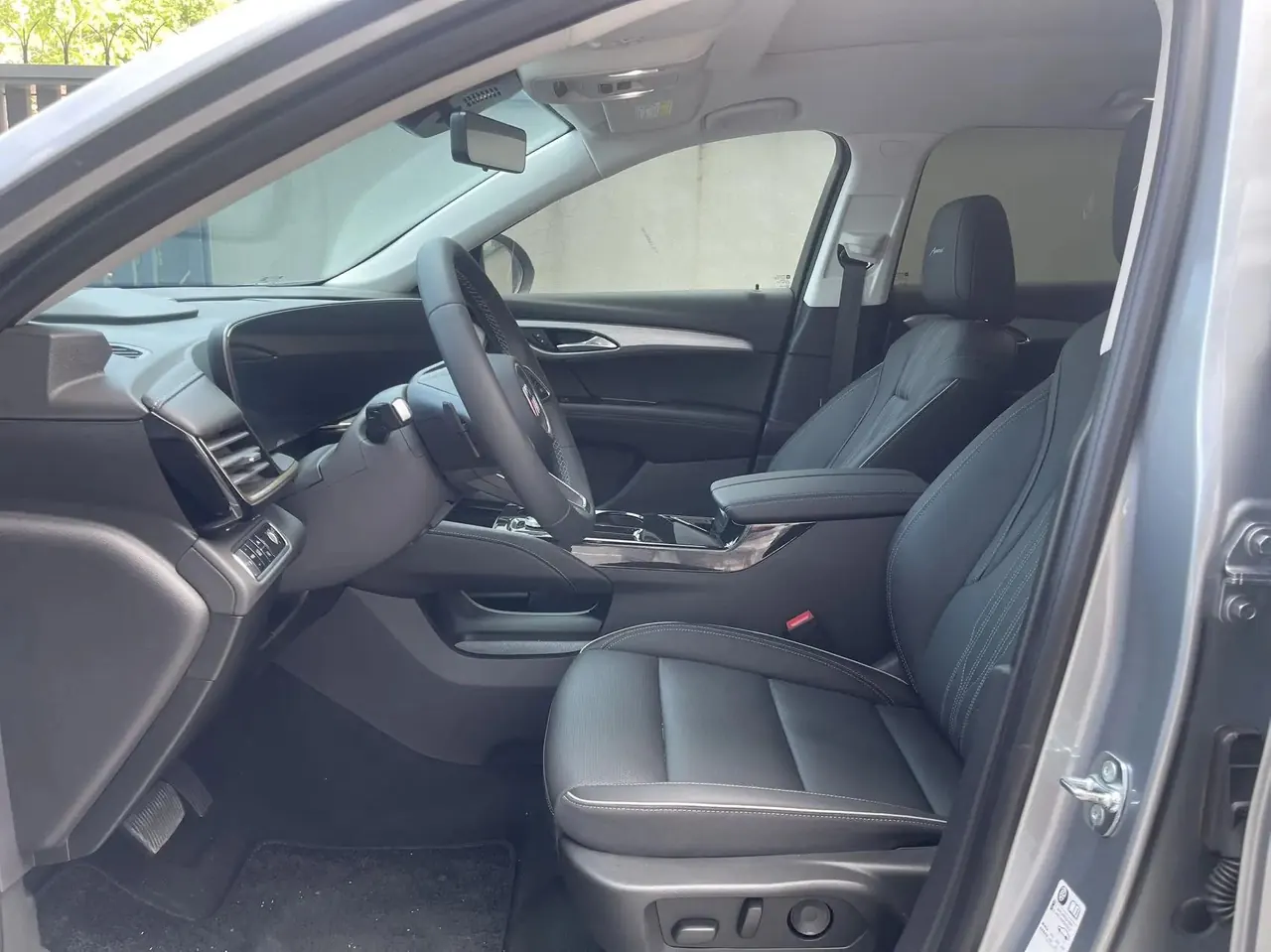 Buick 2025 Angkewei Plus 2.0T 4-wheel drive Avenir Avia automatic gear 6