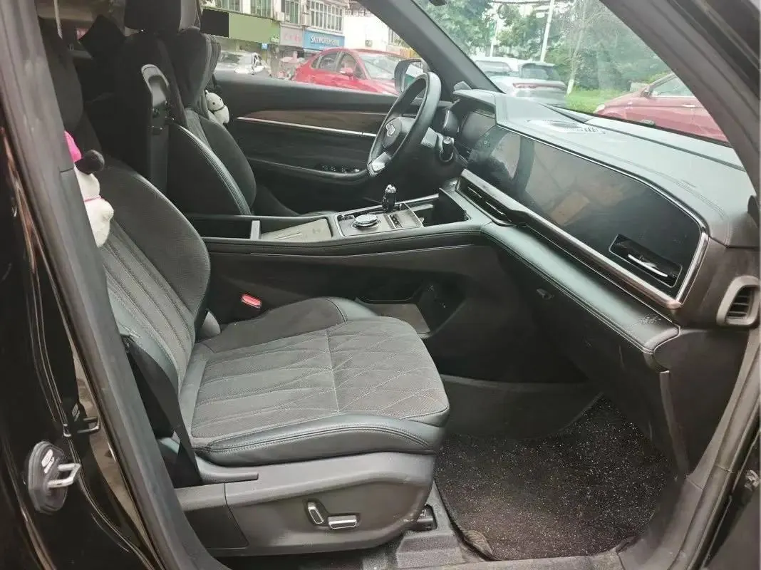 Geely 2025 XingyueL (Monjaro) 2.0TD Oriental Obsidian Star Edition Automatic Gear 4