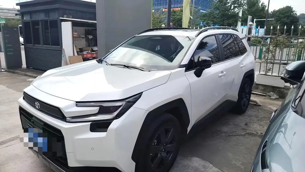 Open image lightbox: Toyota 2026 RAV4 Rongfang Double Engine 2.5 Stepless Four-wheel Drive Deluxe Automatic Gear