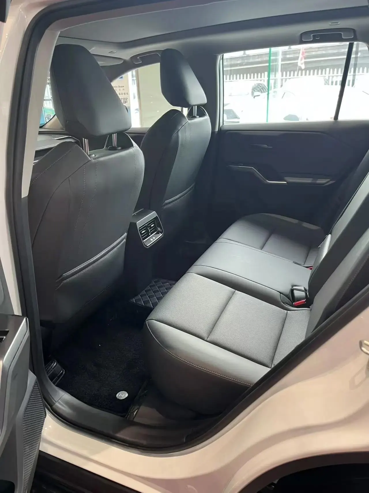 Toyota 2026 RAV4 Rongfang Double Engine 2.5 Stepless Four-wheel Drive Deluxe Automatic Gear 2
