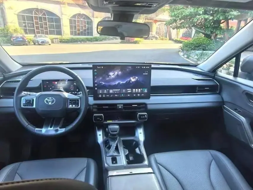 Toyota 2026 RAV4 Rongfang Double Engine 2.5 Stepless Four-wheel Drive Deluxe Automatic Gear 3