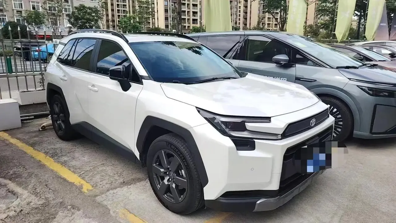 Toyota 2026 RAV4 Rongfang Double Engine 2.5 Stepless Four-wheel Drive Deluxe Automatic Gear 4