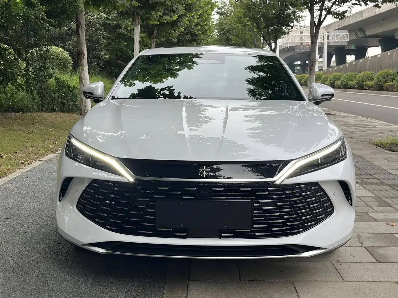BYD 2025 Qin L DM-i 1.5 stepless smart driving version 120KM Exceed automatic gear 2