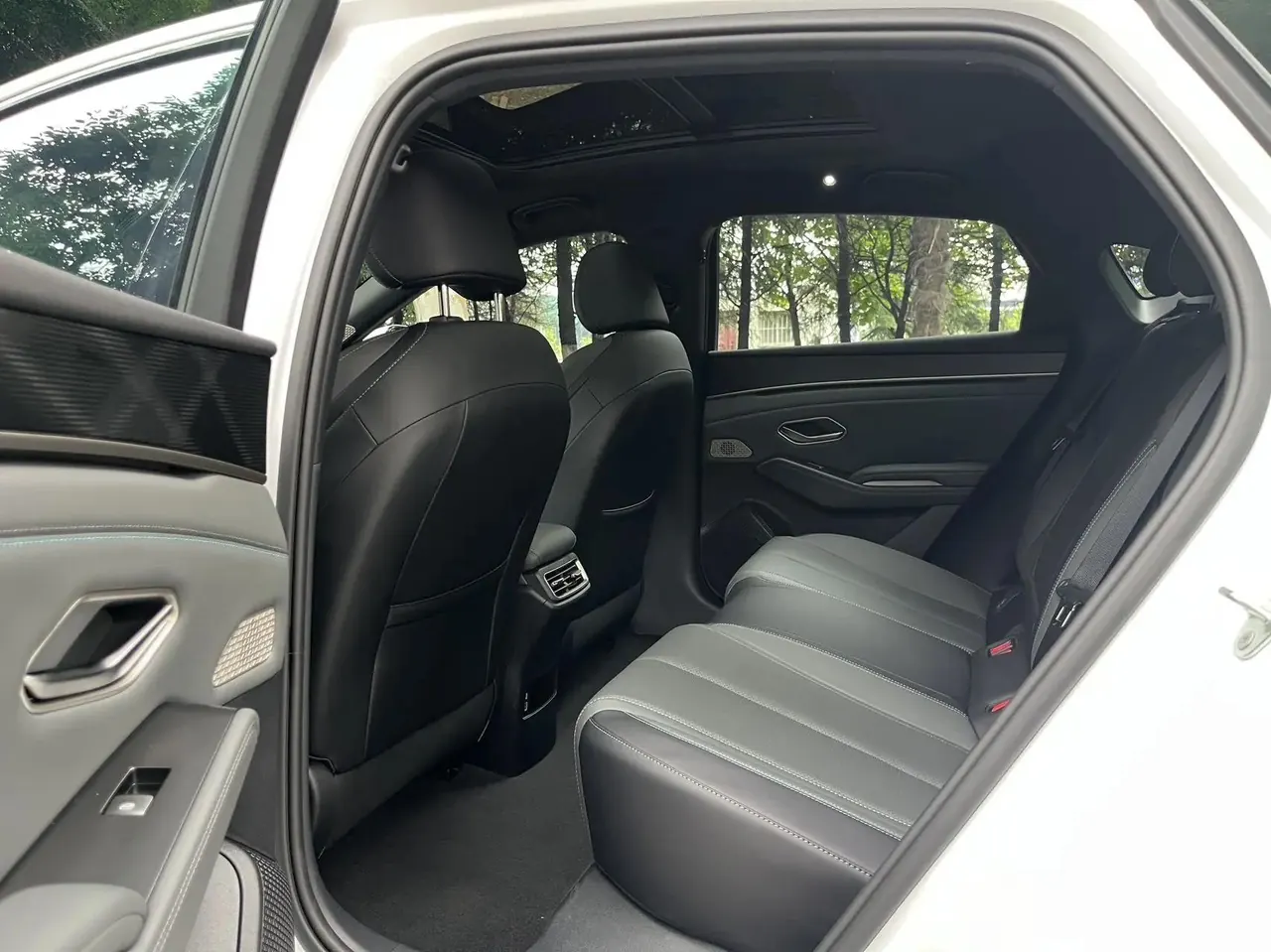 BYD 2025 Qin L DM-i 1.5 stepless smart driving version 120KM Exceed automatic gear 5