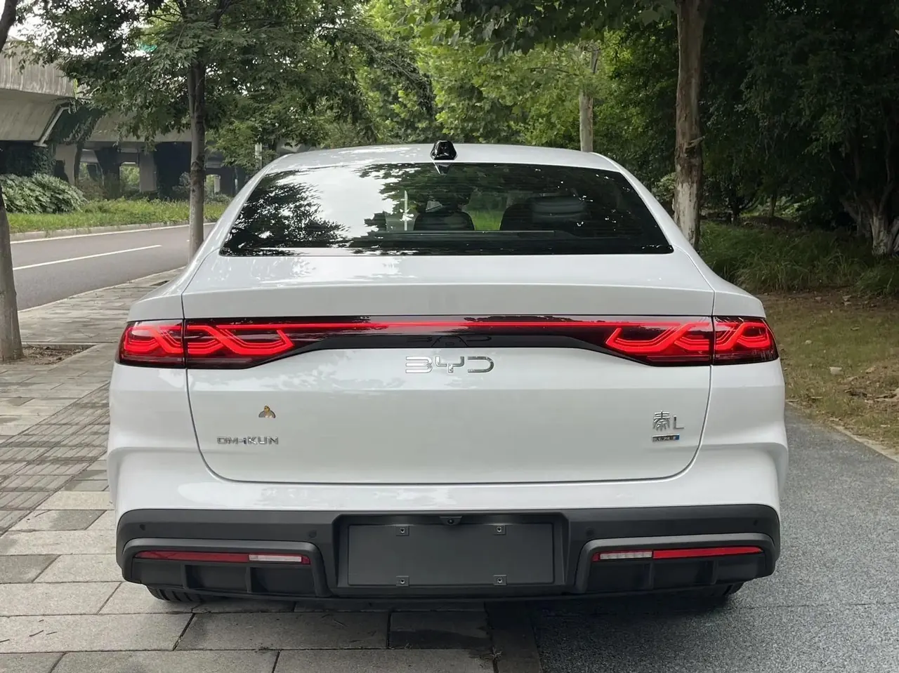 BYD 2025 Qin L DM-i 1.5 stepless smart driving version 120KM Exceed automatic gear 8