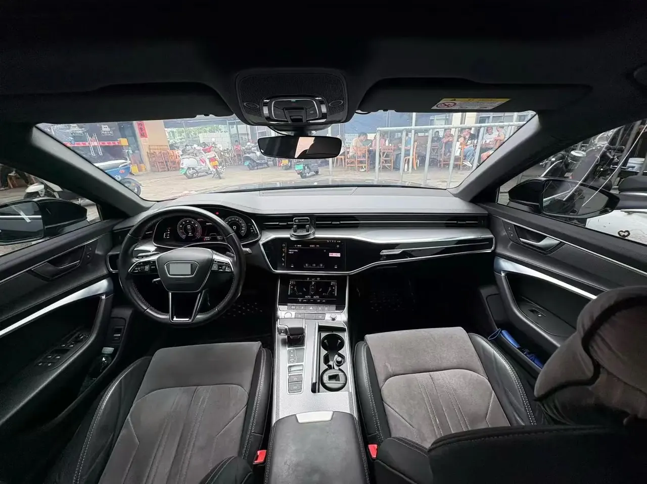 Audi A6L 2020 40 TFSI Deluxe Dynamic 6