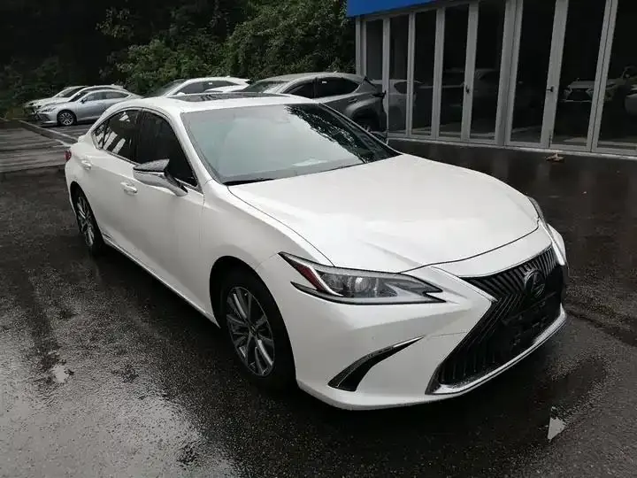 Lexus ES 2020 300h Excellent Edition National V 5