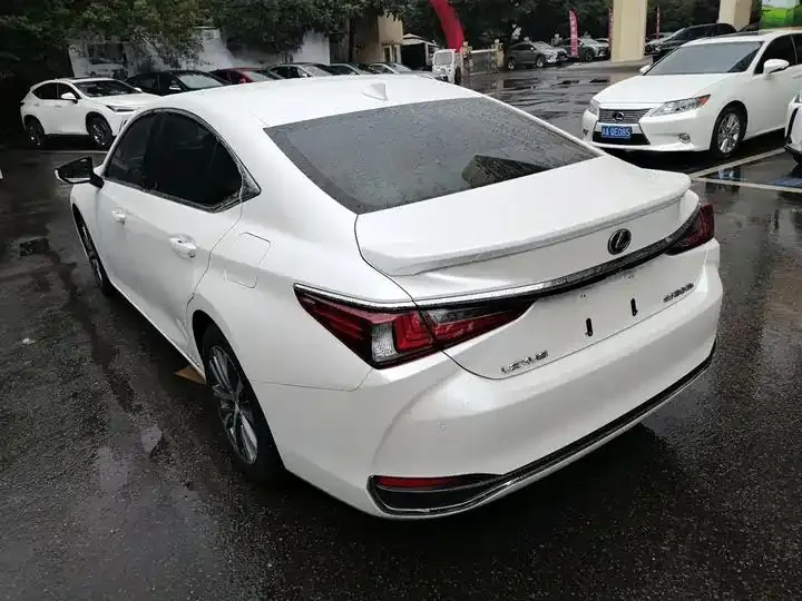 Lexus ES 2020 300h Excellent Edition National V 6