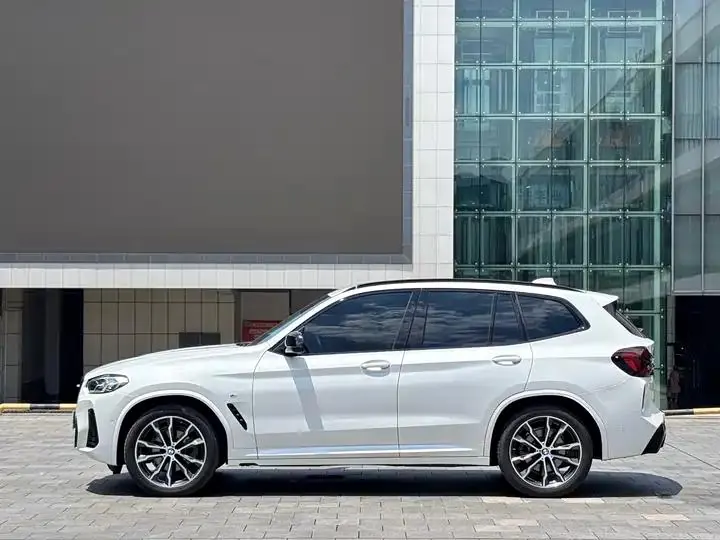 BMW X3 2022 xDrive30i Leading M Obsidian Night Suit 3