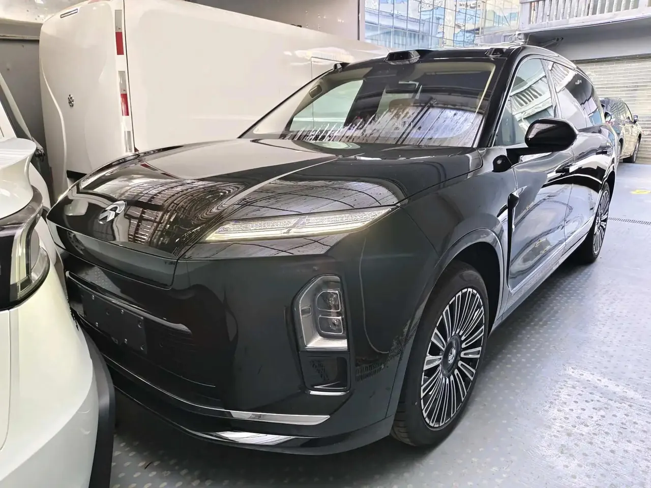 NIO 2026 ES8 6‑Seater Executive Luxury Edition Automatic Transmission - View 1
