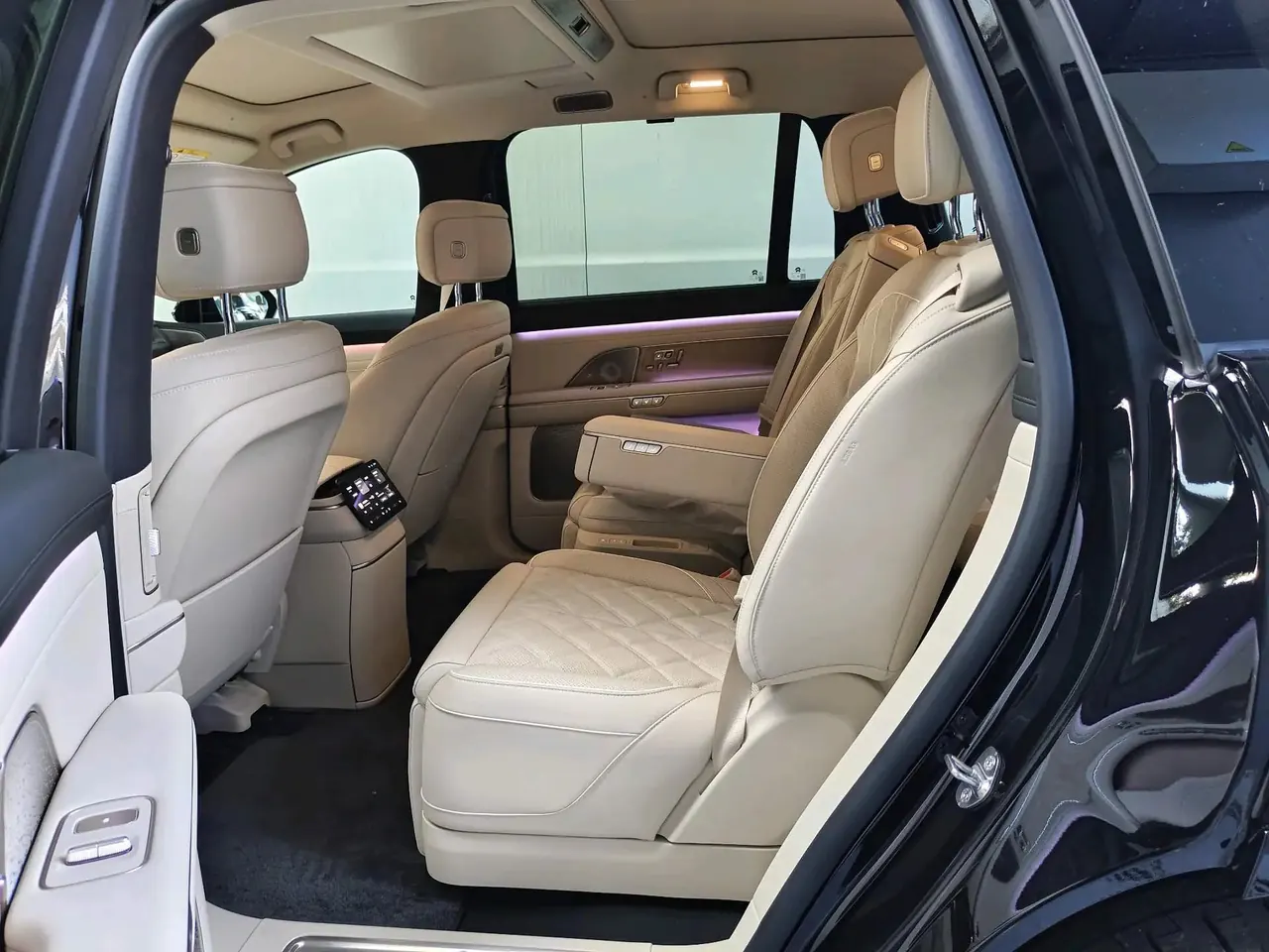 NIO 2026 ES8 6‑Seater Executive Luxury Edition Automatic Transmission 3