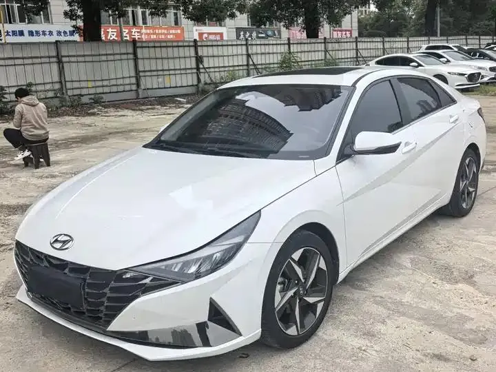 Elantra 2022 1.5L CVT GLS Leading Edition - View 1