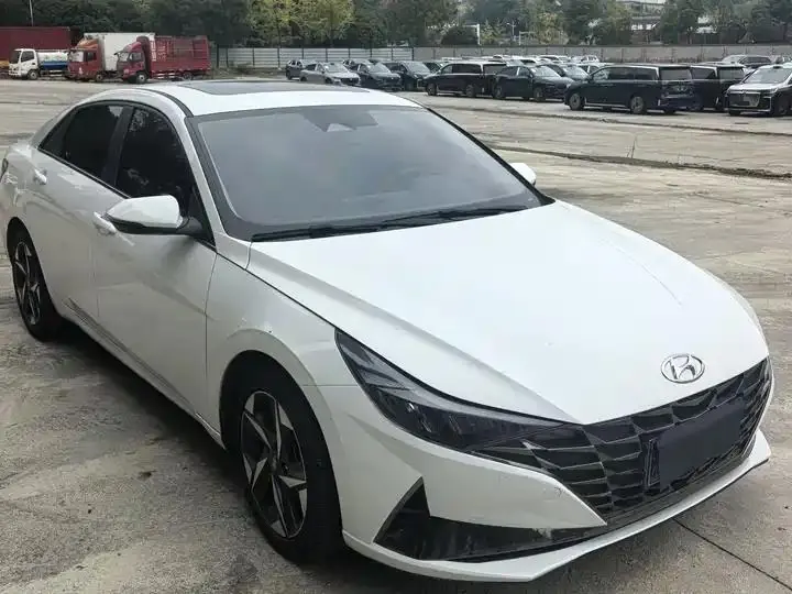 Elantra 2022 1.5L CVT GLS Leading Edition 3