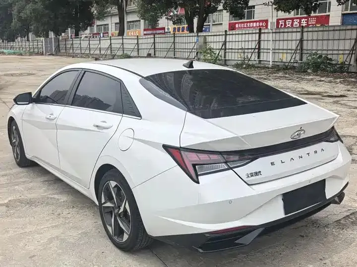 Elantra 2022 1.5L CVT GLS Leading Edition 7