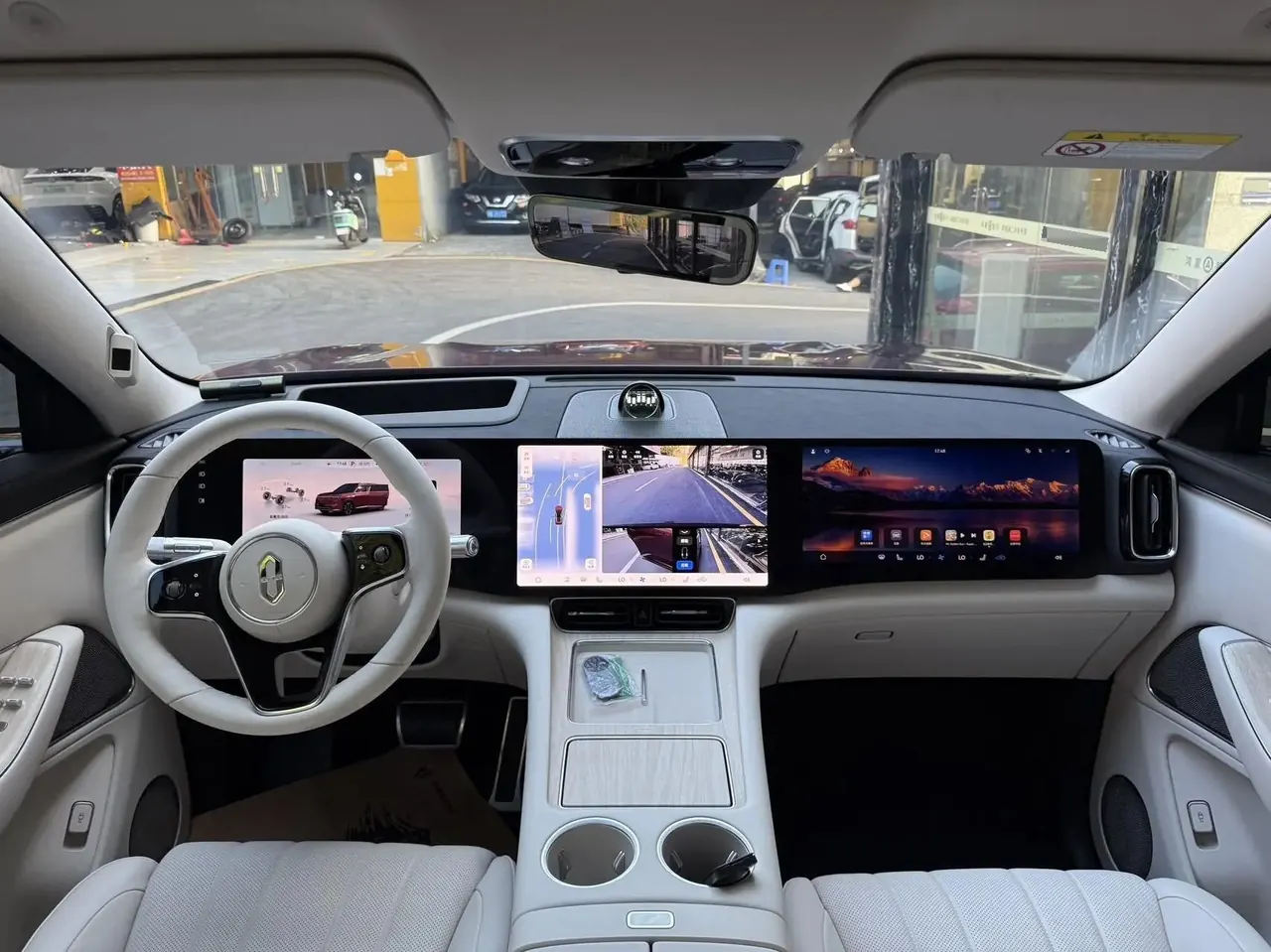 AITO M8 2025 extended range Ultra version 53.4kWh 5-seat version 8