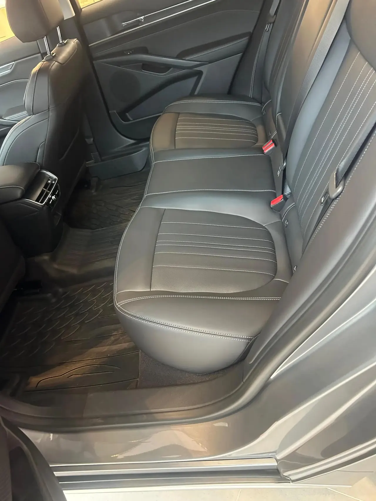 Ford 2025 Mondeo HYBRID 1.5T stepless EcoBoost luxury automatic gear 8