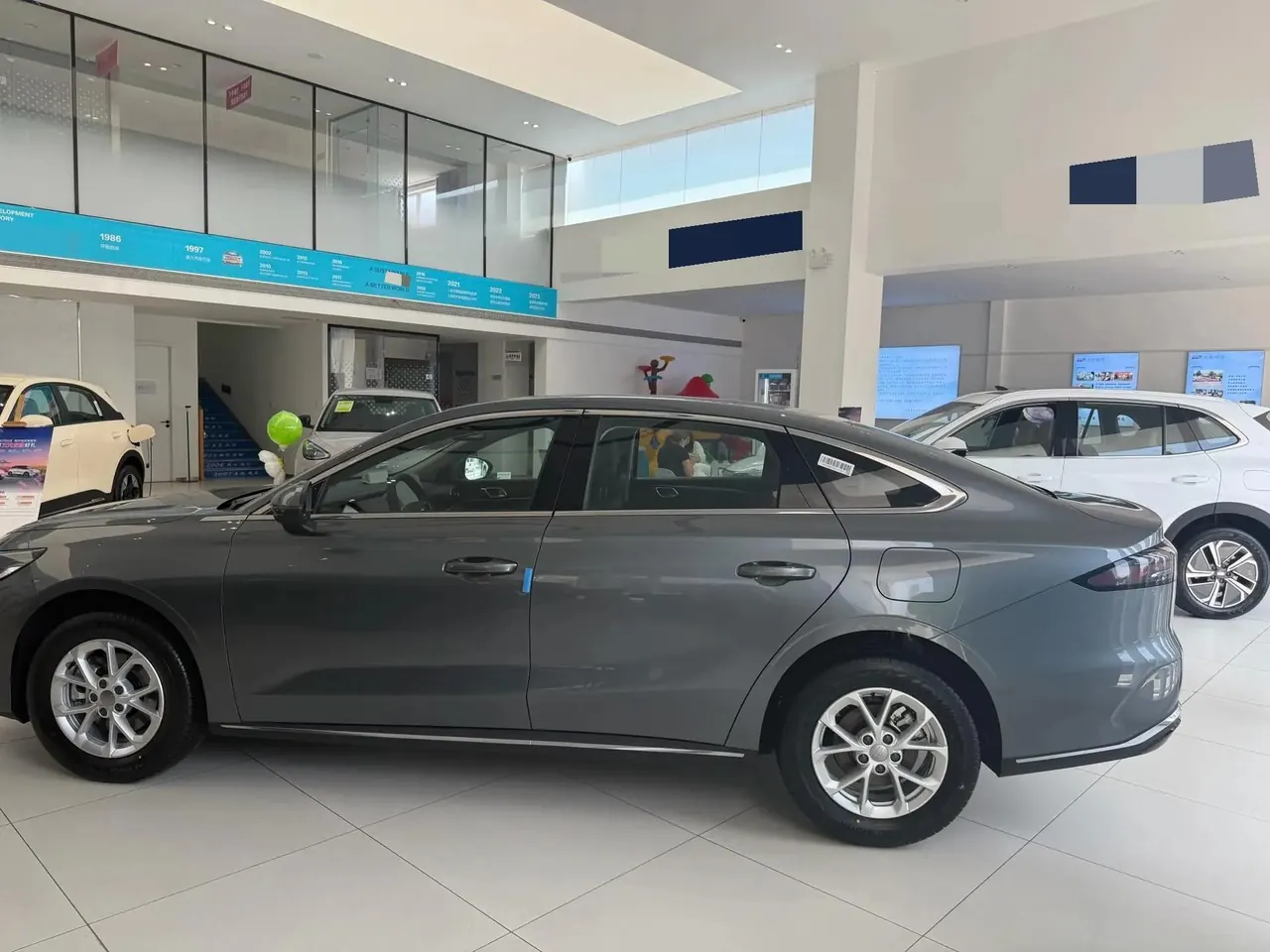 Geely Galaxy 2025 xingyao 6 EM-i 1.5 125km sailing version automatic gear 3
