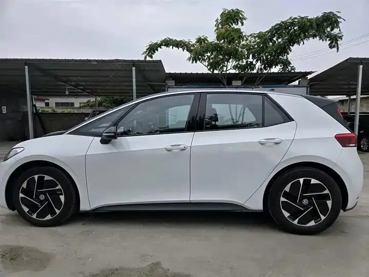 Volkswagen ID. 3 2024 Pure and Smart Edition 6